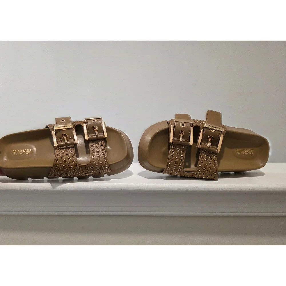 Womens sz 6 B Michael Kors Colby Flat Sandal Tan Leather Studded Platform‎ Slide